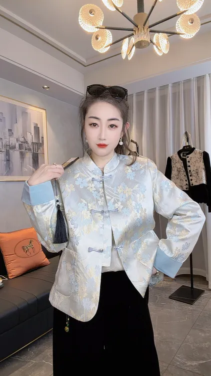 2025新款提花新中式女加棉外套修身型秋冬重工质感时尚气质短款