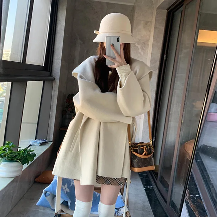 白色双面呢羊毛大衣女冬季新款高级感韩系短款连帽小个子毛呢外套