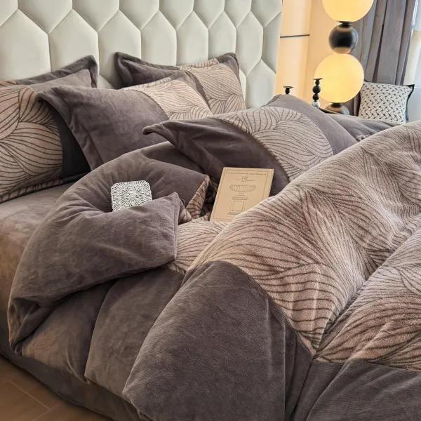 轻奢秋冬加厚牛奶绒四件套亲肤舒适保暖被套床单床笠款床上四件套