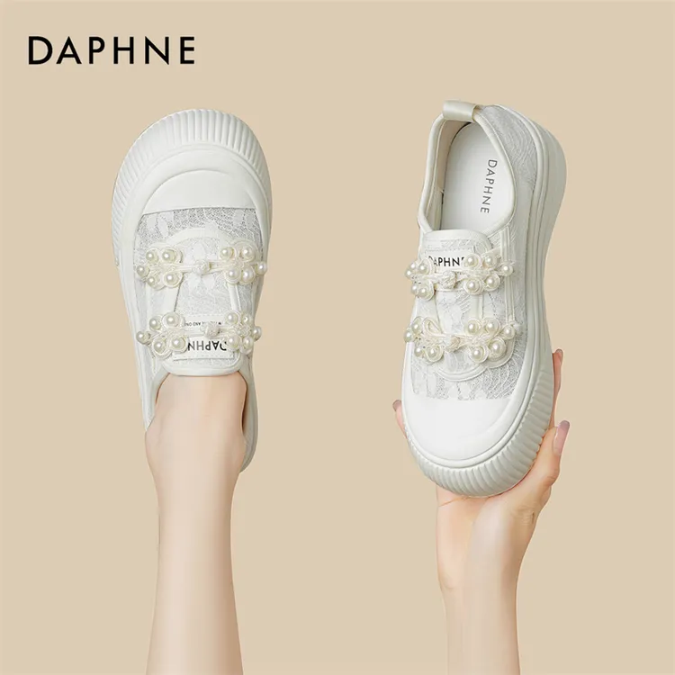 达芙妮气质国风休闲鞋蕾丝小香风时尚百搭夏季透气夏季厚底网面鞋