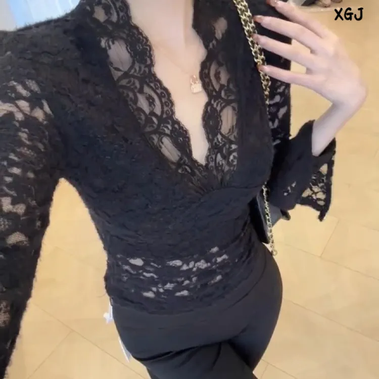 纯欲性感V领长袖蕾丝上衣女秋冬新款微透设计感修身显瘦打底上衣