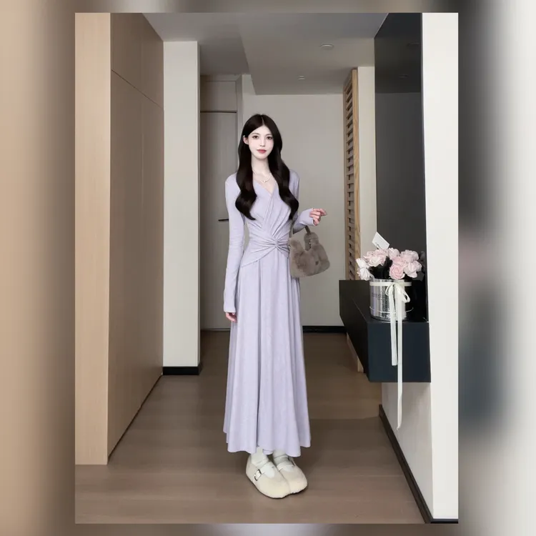 松本丧丧秋冬纯色扭结V领长袖针织连衣裙收腰显瘦连衣裙B254Q1923