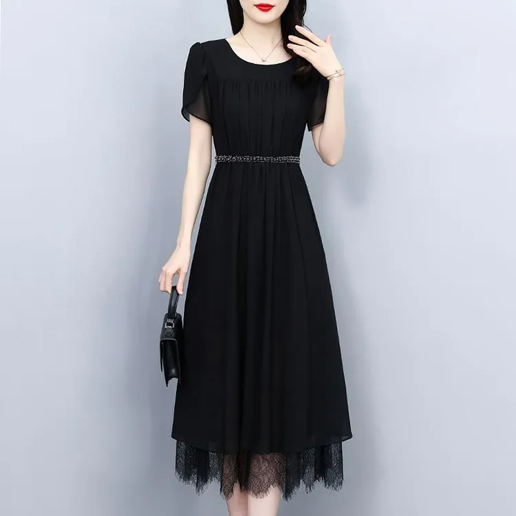 黑色蕾丝拼接连衣裙女士2025新款夏季妈妈高级感显瘦气质雪纺裙子