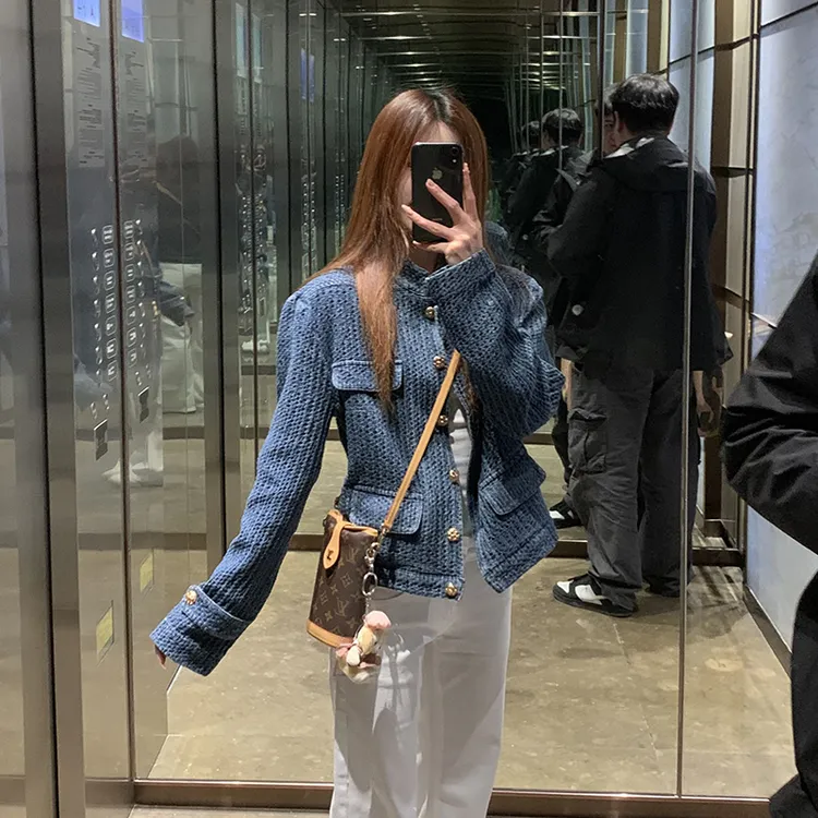 高级感蓝色肌理感提花牛仔外套女春秋韩版宽松显瘦夹克长袖短外套