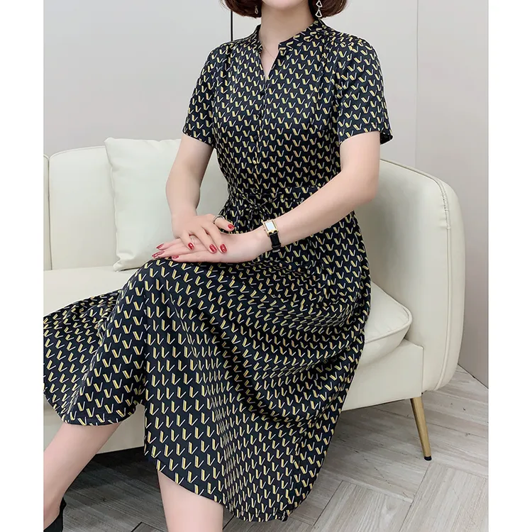 V领印花碎花收腰连衣裙