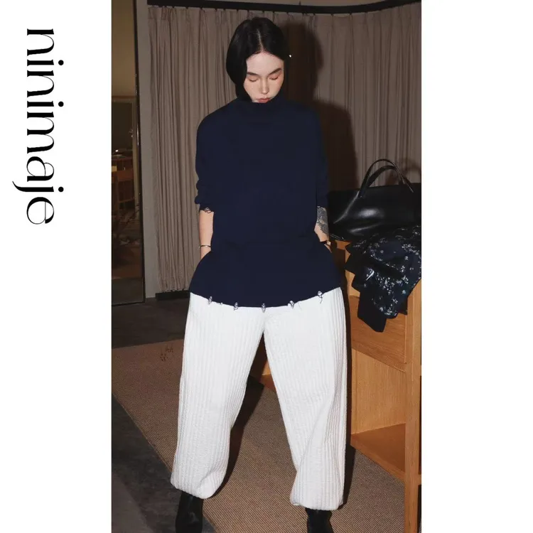  NanBeiBei  秋冬设计款精细织高领流苏磨边开叉毛衣 6914