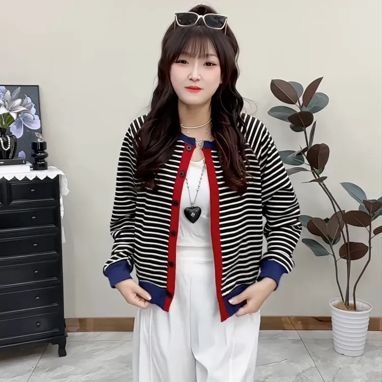 女装秋季长袖条纹拼接撞色短款外套