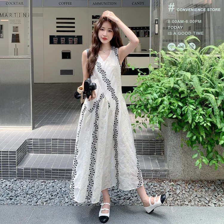 无袖印花连衣裙夏季女蕾丝时尚韩版温柔长裙子120-150斤微胖碎花