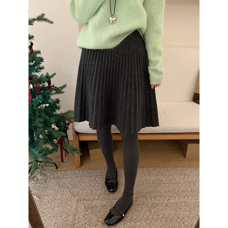 2025秋冬减龄加厚针织百褶短裙女新款松紧高腰显瘦及膝a字半身裙