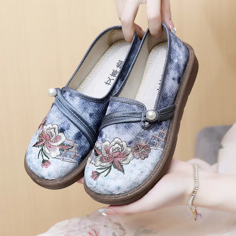 民族风绣花鞋软底舒适新中式老北京布鞋防滑透气国风中老年妈妈鞋