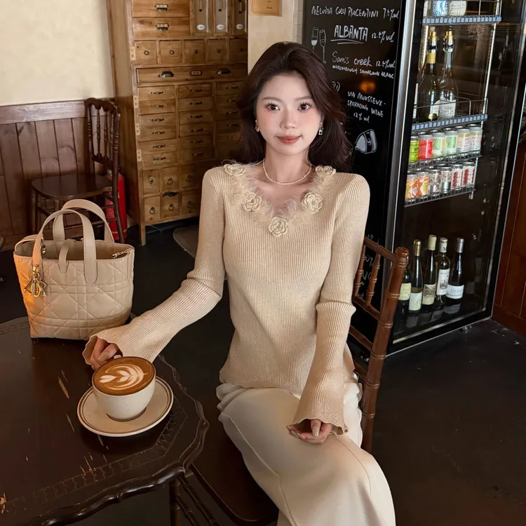 【木棉雅】秋冬法式立体花朵V领针织衫女修身显瘦喇叭袖打底上衣