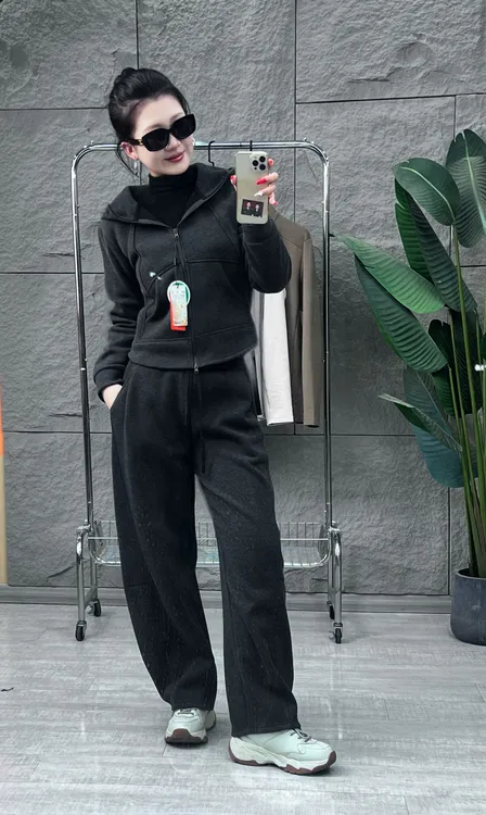 冬季新款女士加绒套装慕斯绒休闲时尚宽松卫衣卫裤套装女拉链开衫