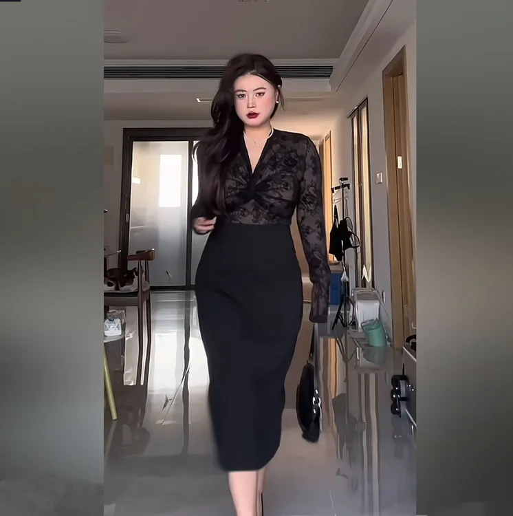 初秋爆款御姐蕾丝内搭扭结V领包臀连衣裙气质名媛修身裙子中长裙