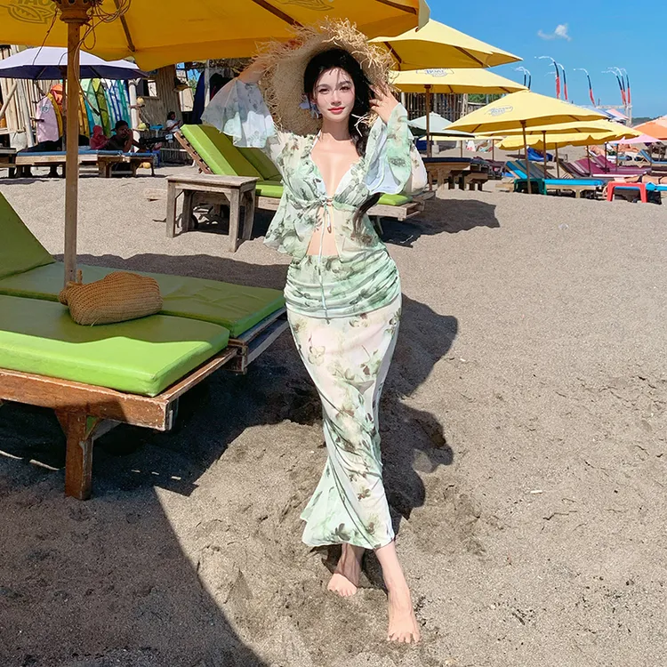 2025新款大码微胖泳衣女比基尼四件套长袖长裙防晒度假大码mm泳装