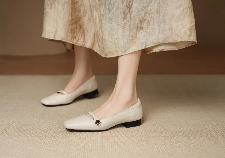 时尚浅口粗跟低跟方头防水真皮单鞋平底爆款女士玛丽珍玛丽珍2511