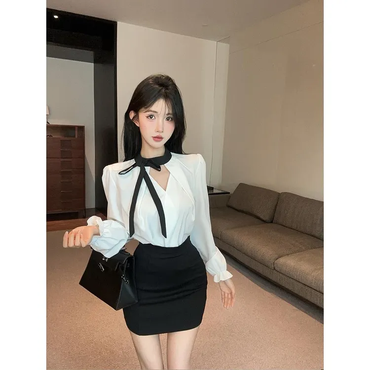 小香风蝴蝶结泡泡袖衬衫女秋季高级感法式v领挂脖上衣巨好看衬衣