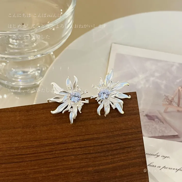 铜合金锆石耳饰 【花之绽放】立体花朵耳环时尚气质简约耳钉耳饰