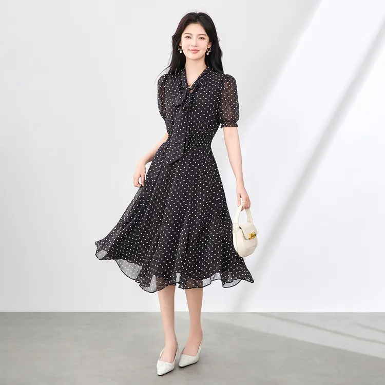 -南油高货法式复古波点气质连衣裙系带领下摆多片拼接设计碎花