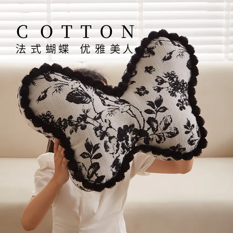 复古风异形抱枕法式轻奢蝴蝶抱枕高级卧室沙发靠垫后背腰靠枕