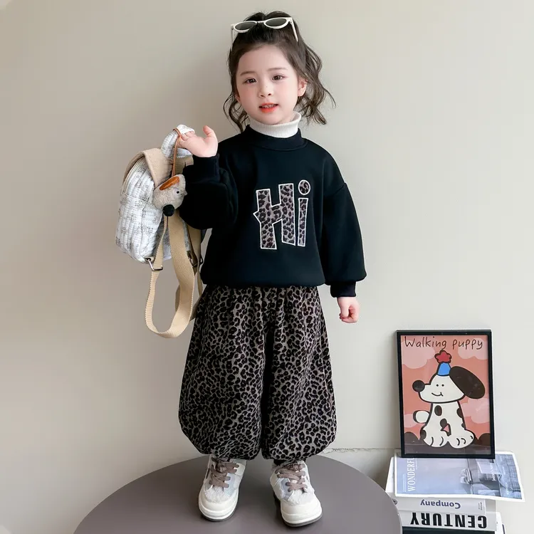 女童加绒卫衣套装洋气小女孩秋冬款时髦女宝宝一体绒豹纹两件套潮