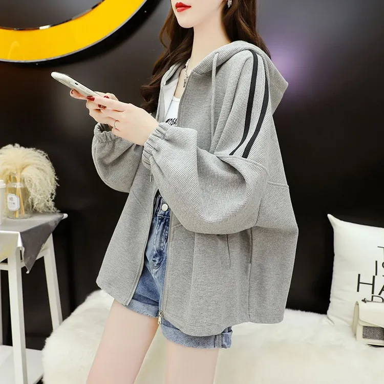 网红潮牌宽松大码胖MM时尚薄款女外套春秋新款显瘦休闲开衫上衣服