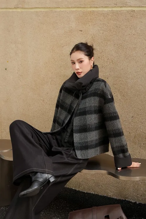 羊驼毛绵羊毛时尚款女直下摆连帽拼接毛呢外套时尚大衣短款561