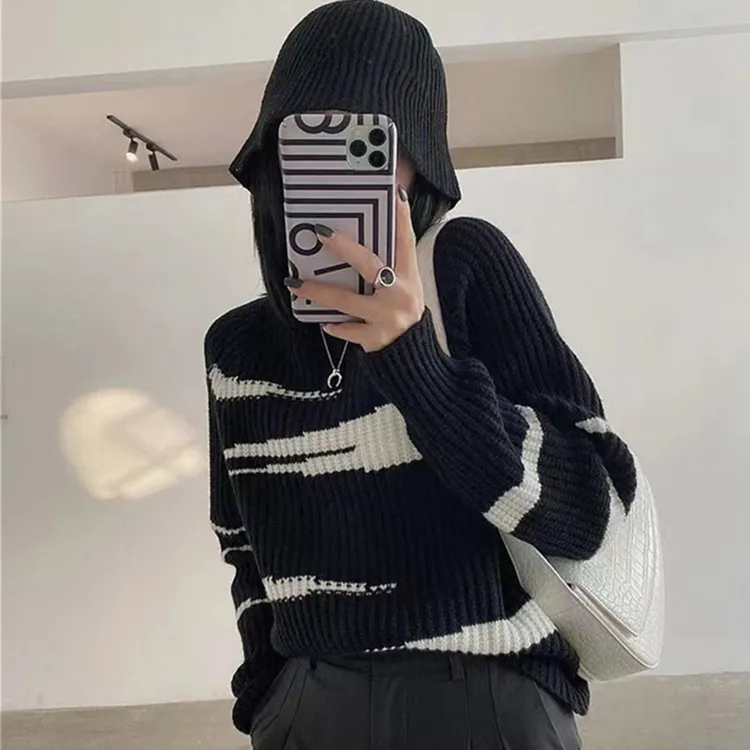 港版慵懒风条纹毛衣女2025春秋新款圆领宽松设计感针织衫套头上衣