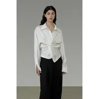 【粉丝专属福利】UNSPOKEN法式缎面收腰扭结 V领衬衫UD24S135推广