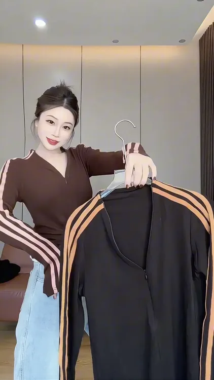 2025冬季新款正肩v领t恤女打底新款修身显瘦辣妹长袖