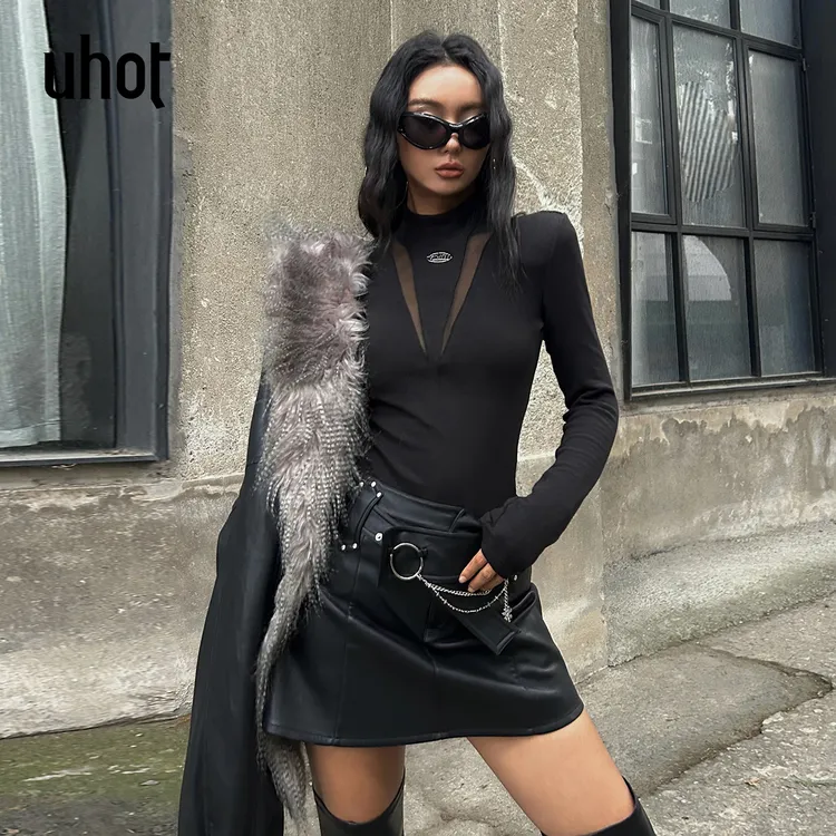 UHOT/诱货黑色A字包臀皮裙半身裙朋克撞钉设计配 ：链条UWWW2Q716M
