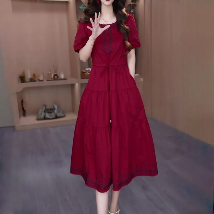 2026年夏季新款时尚短袖红色连衣裙女气质收腰显瘦中长款休闲裙子