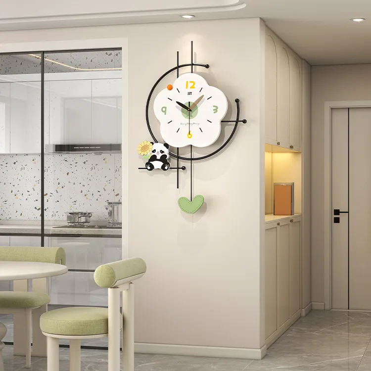 创意奶油风熊猫钟表2025新款网红大气客厅钟表挂钟家用挂钟商品图