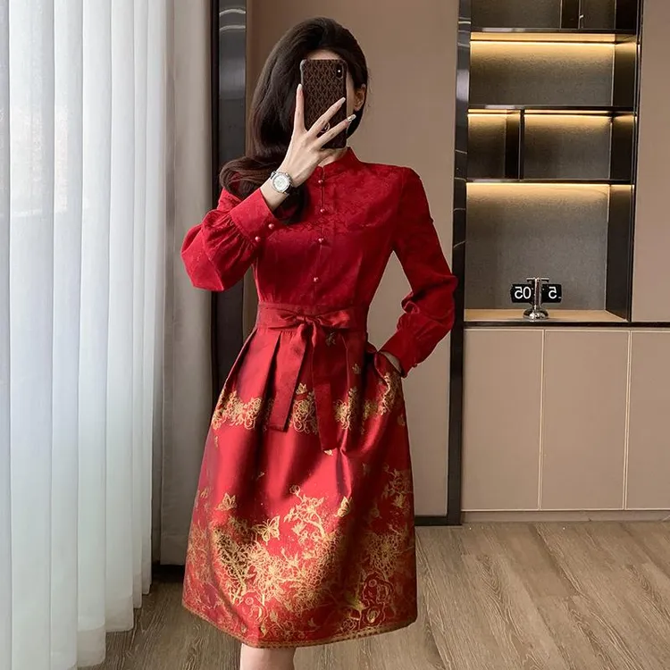 秋季2025新年款中式国风旗袍改良连衣裙高级感显瘦红色年会晚礼服