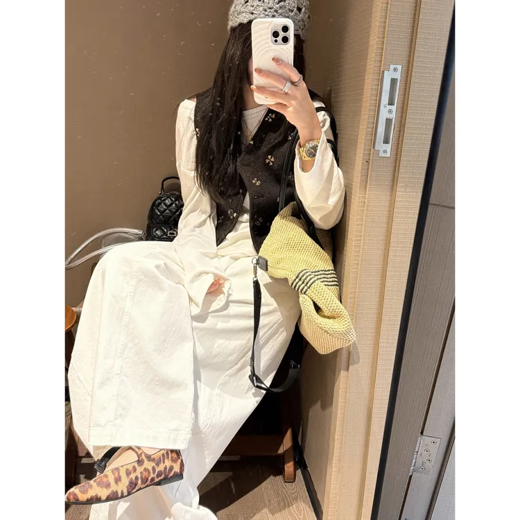叠穿时髦精！精致钉珠西装马甲2026秋新品利落剪裁老钱风毛呢背心
