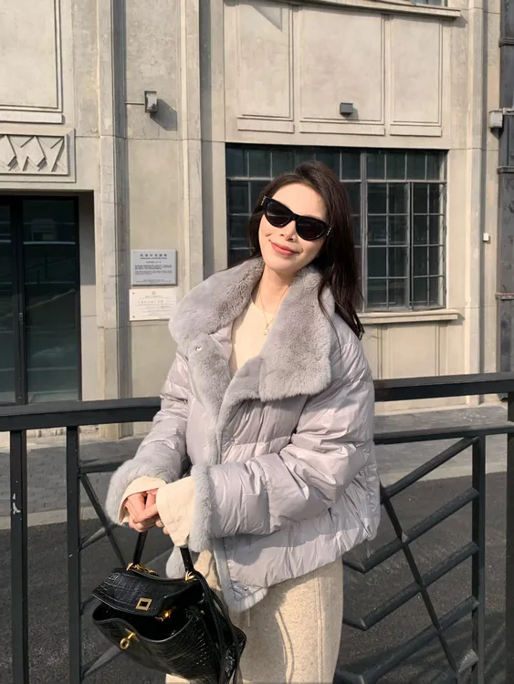 BIG WHITE REMADE“星空银辉”90鹅绒+獭兔毛奢感时尚羽绒服FW1196
