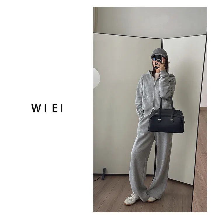 《WI EI》放空日*及简微绒韩国進口羊毛棉连帽外套/休闲裤W25306134