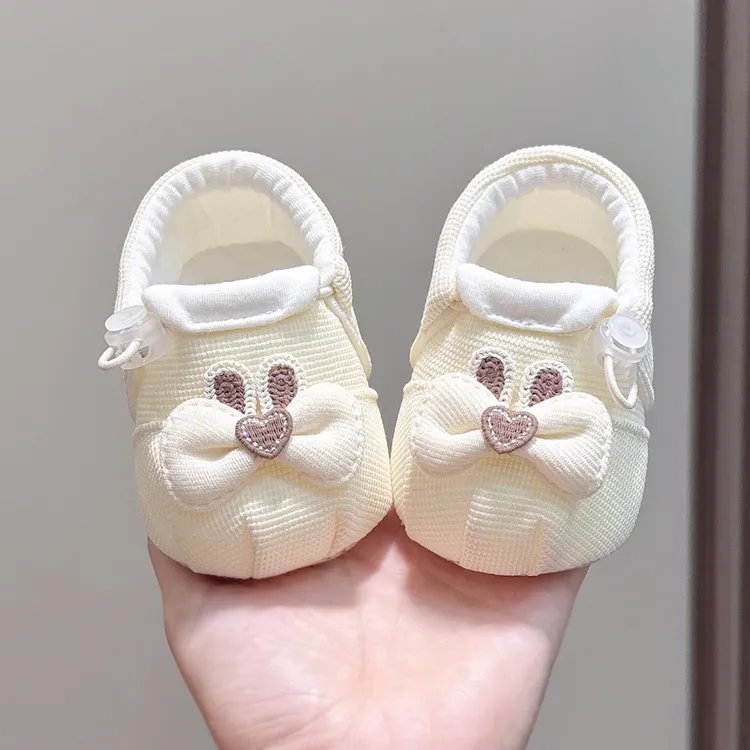 春秋卡通动漫冬季不掉鞋男软底婴儿鞋子新生儿女宝宝防滑步前鞋