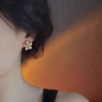 合金耳饰 5659号#0180#法式镶嵌气质珠珠花瓣设计耳钉