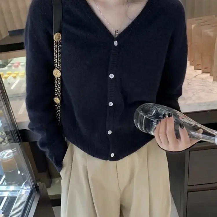 韩式V领简约百搭宽松毛衣针织开衫