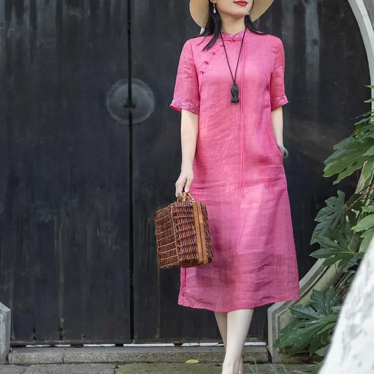 夏季新款中式礼服刺绣苎麻连衣裙女宽松减龄喜妈妈婚宴高贵旗袍裙