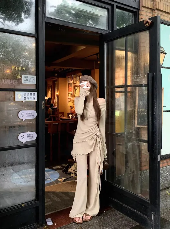 法式温柔风初秋穿搭套装木耳边假两件上衣女秋季微喇休闲裤两件套