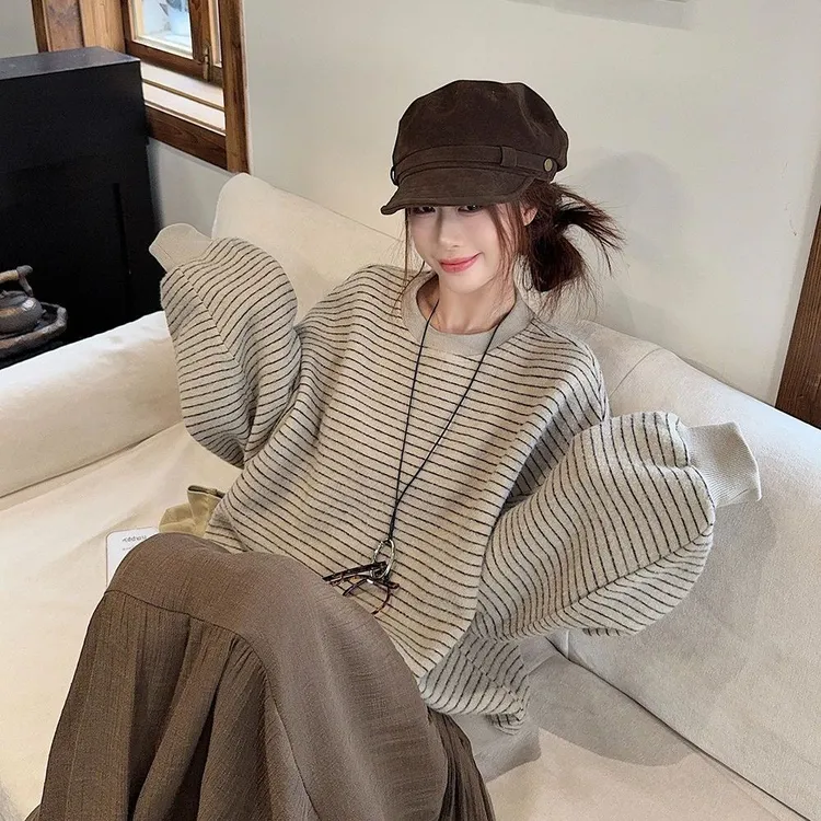 大码韩系慵懒风复古条纹卫衣女秋冬新款百搭宽松休闲圆领长袖上衣