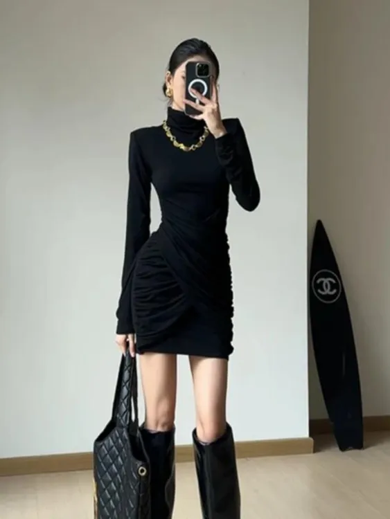 纯欲气质高领长袖连衣裙女新款褶皱设计别致辣妹包臀短裙