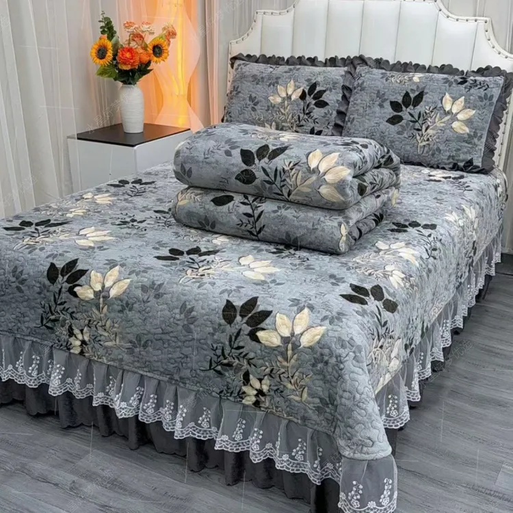 水星新家纺2025新款爆款双层蕾丝花边牛奶绒印花床盖四件套床盖三