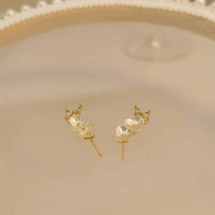 铜合金贝壳耳饰 春日仙气款 法式春日走秀款耳钉气质提升款铃兰花