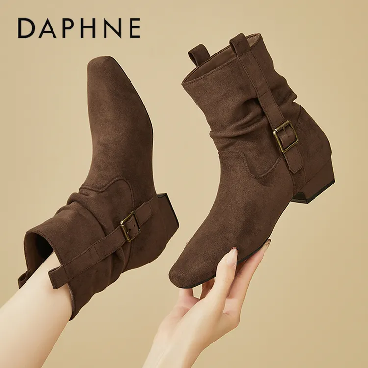 达芙妮加绒马丁靴子女2025秋冬新款复古绒面皮带扣西部靴粗跟短靴