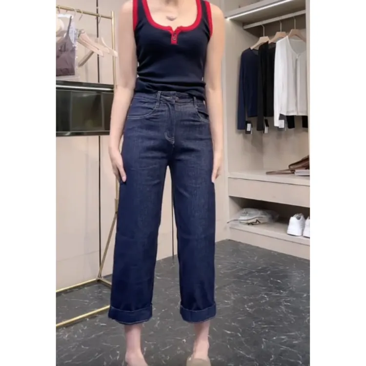 2025早秋新款高腰显瘦大码松弛感绣花牛仔裤