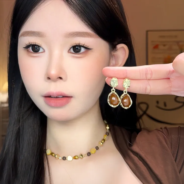 合金耳饰 韩版简约气质优雅水滴耳环轻奢高级感简约不规则褶皱耳