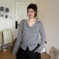 晶咕软软【温柔简讯】韩版设计感秋冬内搭翻边V领开叉针织长袖上衣