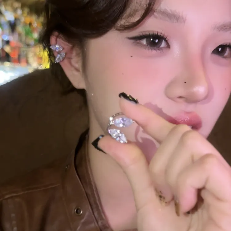 铜合金锆石耳饰 超闪水滴锆石精灵耳捏捏耳扣女免耳洞高级感耳饰